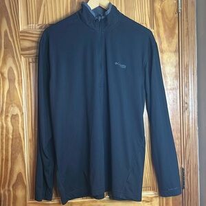 Columbia Titanium quarter zip shirt with Omni dry. Excellent condition.